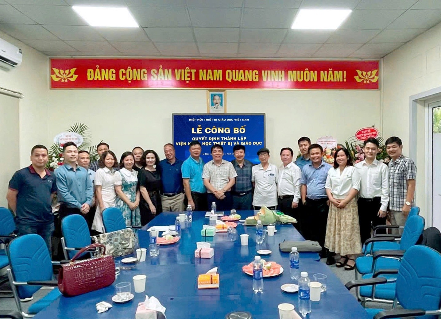 Hội nghị công bố Quyết định thành lập Viện Khoa học Thiết bị và Giáo dục